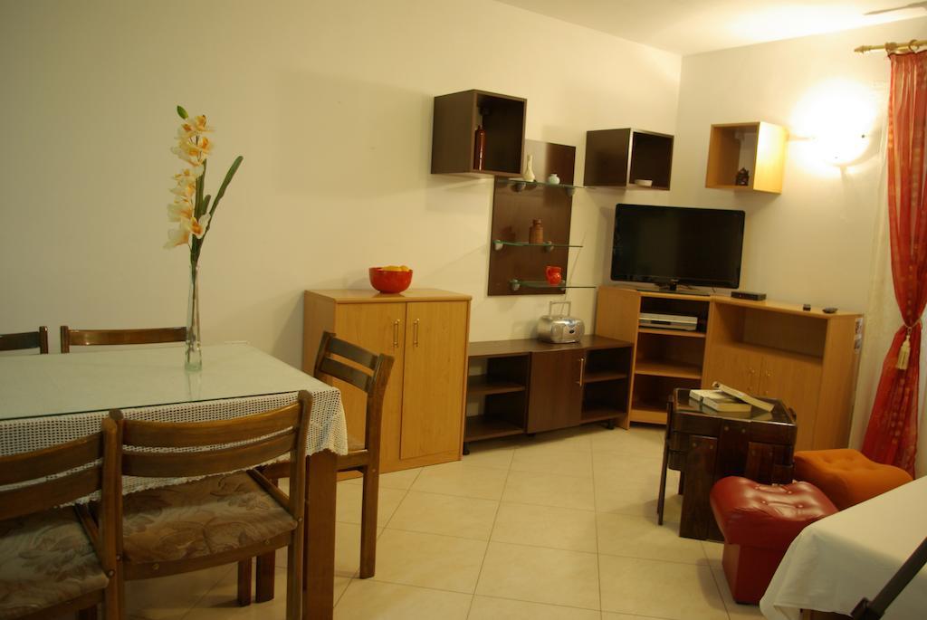 Apartment Varos زادار الغرفة الصورة